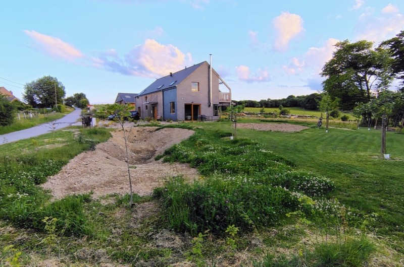 nouveau bassin dans un jardin écologique à Gedinne